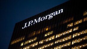 LONDON - NOV 1: the J.P. Morgan headquarter in Canary Wharf in London on November 1, 2013. Full-time employees in the UK work lo