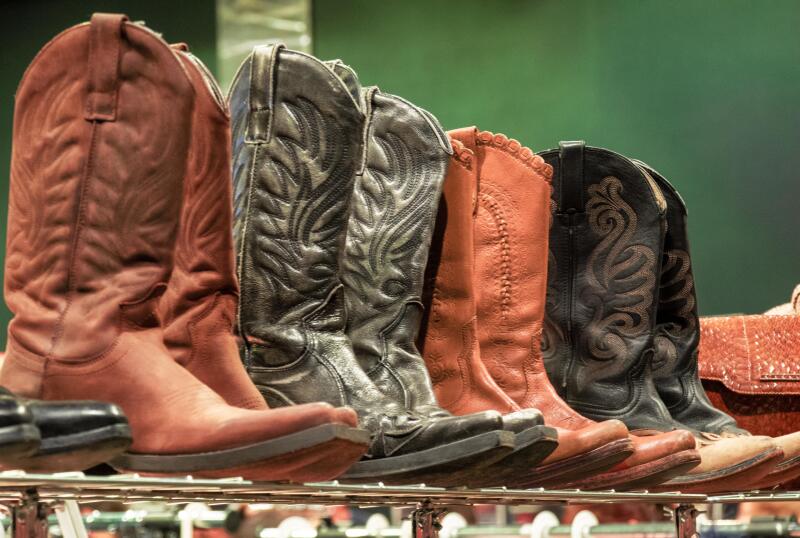 leather western style men's Texan boots