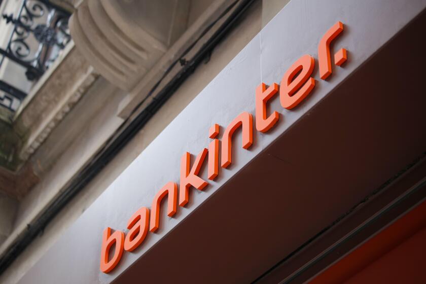 Oviedo, Spain, 6th March, 2023: A Bankinter sign during Bankinter finances more than 4 billion through its investment banking area on March 06, 2023, in Oviedo, Spain. Credit: Alberto Brevers / Alamy Live News