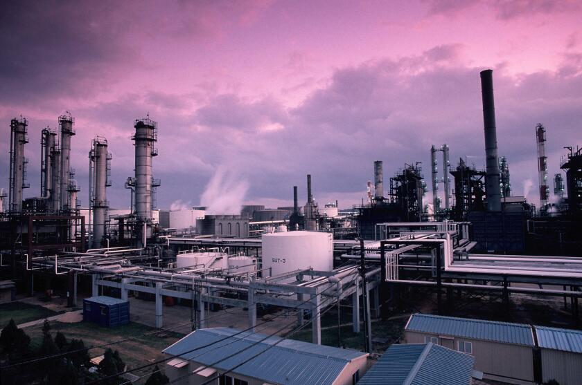 South Korea. Ulsan. Oil refinery.