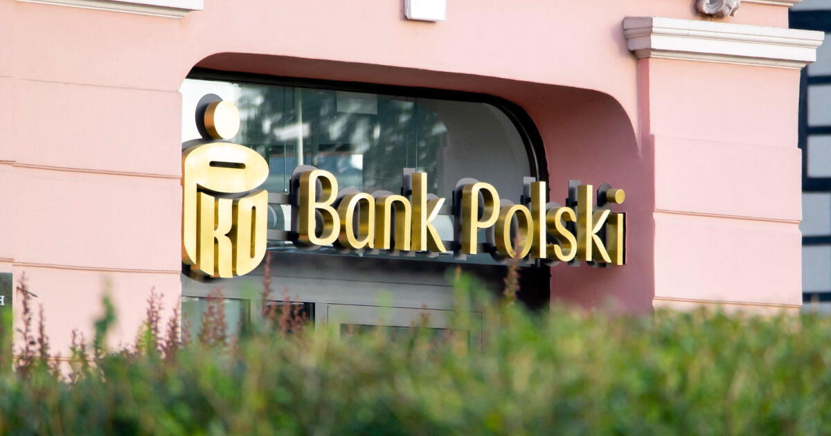 PKO reduces size of senior trade