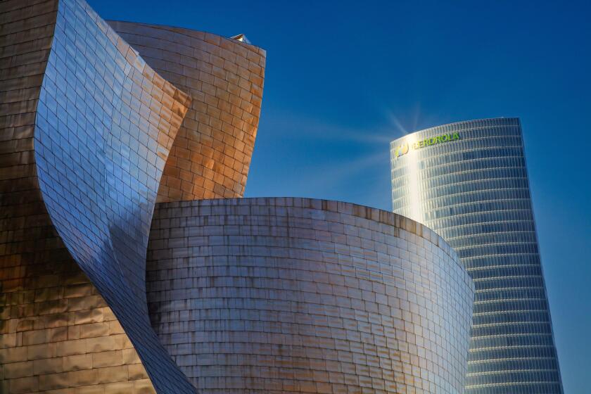 Iberdrola Tower, Guggenheim Museum, Bilbao, Bizkaia, Basque Country, Spain