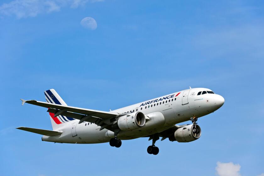 Airbus A 319 of the airline Air France approaching Geneva airport, Geneva, Switzerland